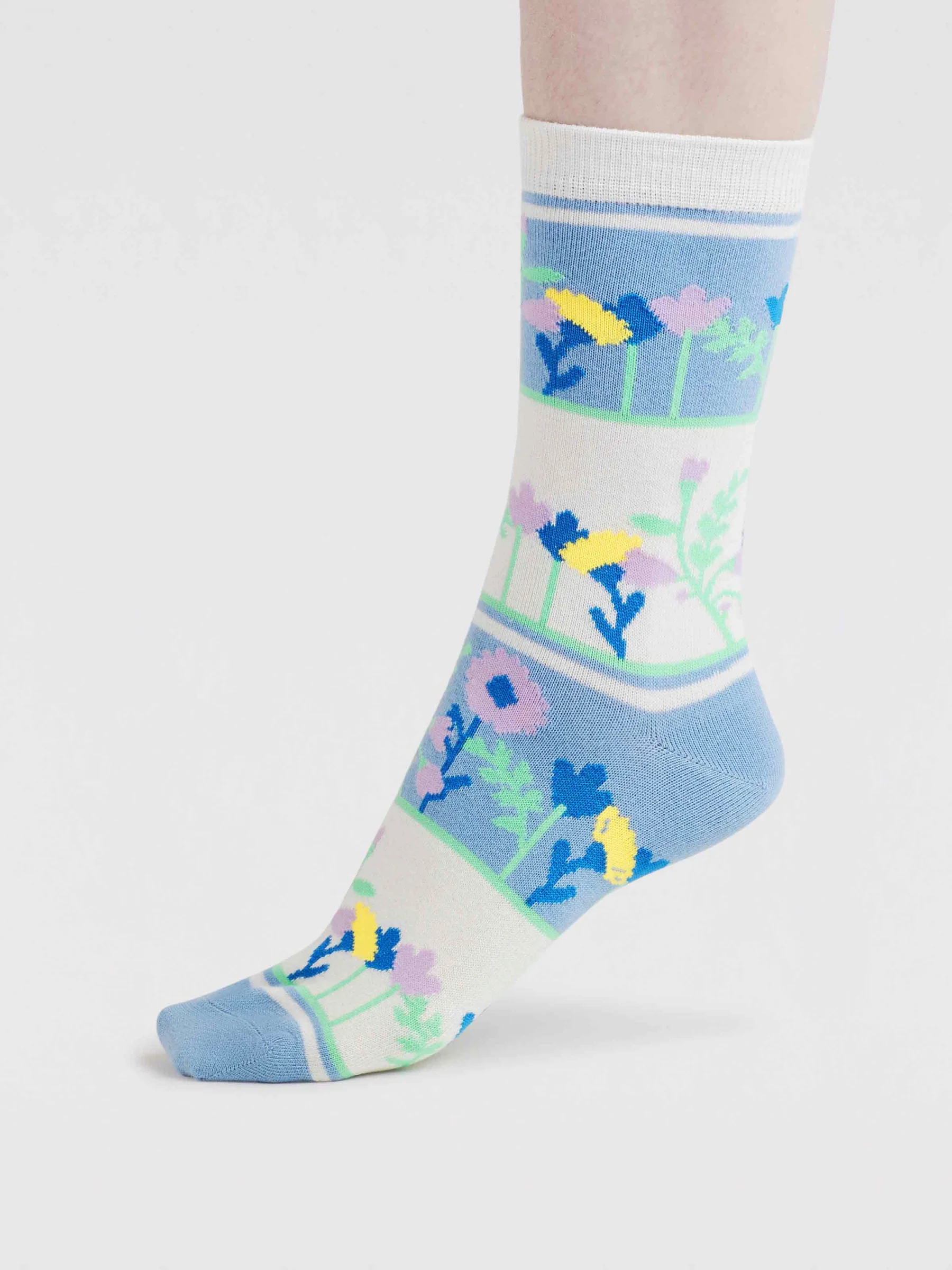Fraya Floral Garden Bamboo Socks - Violet Blue - Flockneti