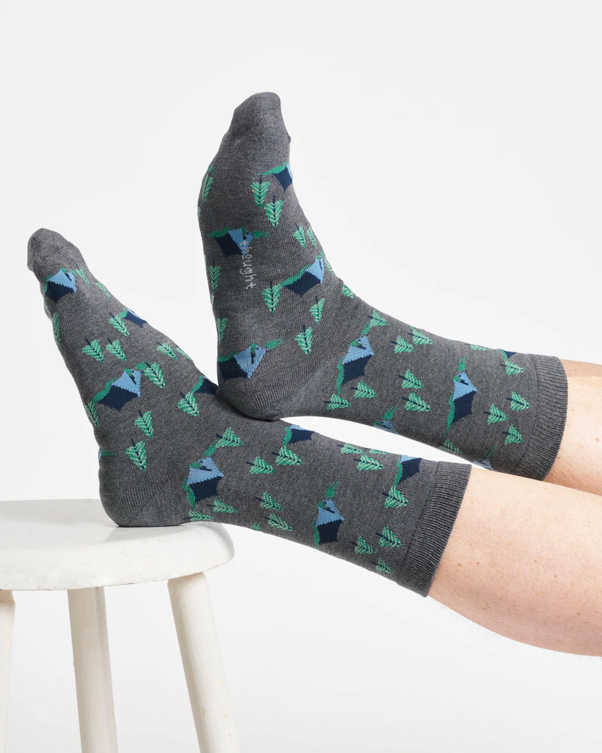 Go Explore Bamboo Gift Box of 7 Socks - Grey/Navy/Green/Orange - Flockneti