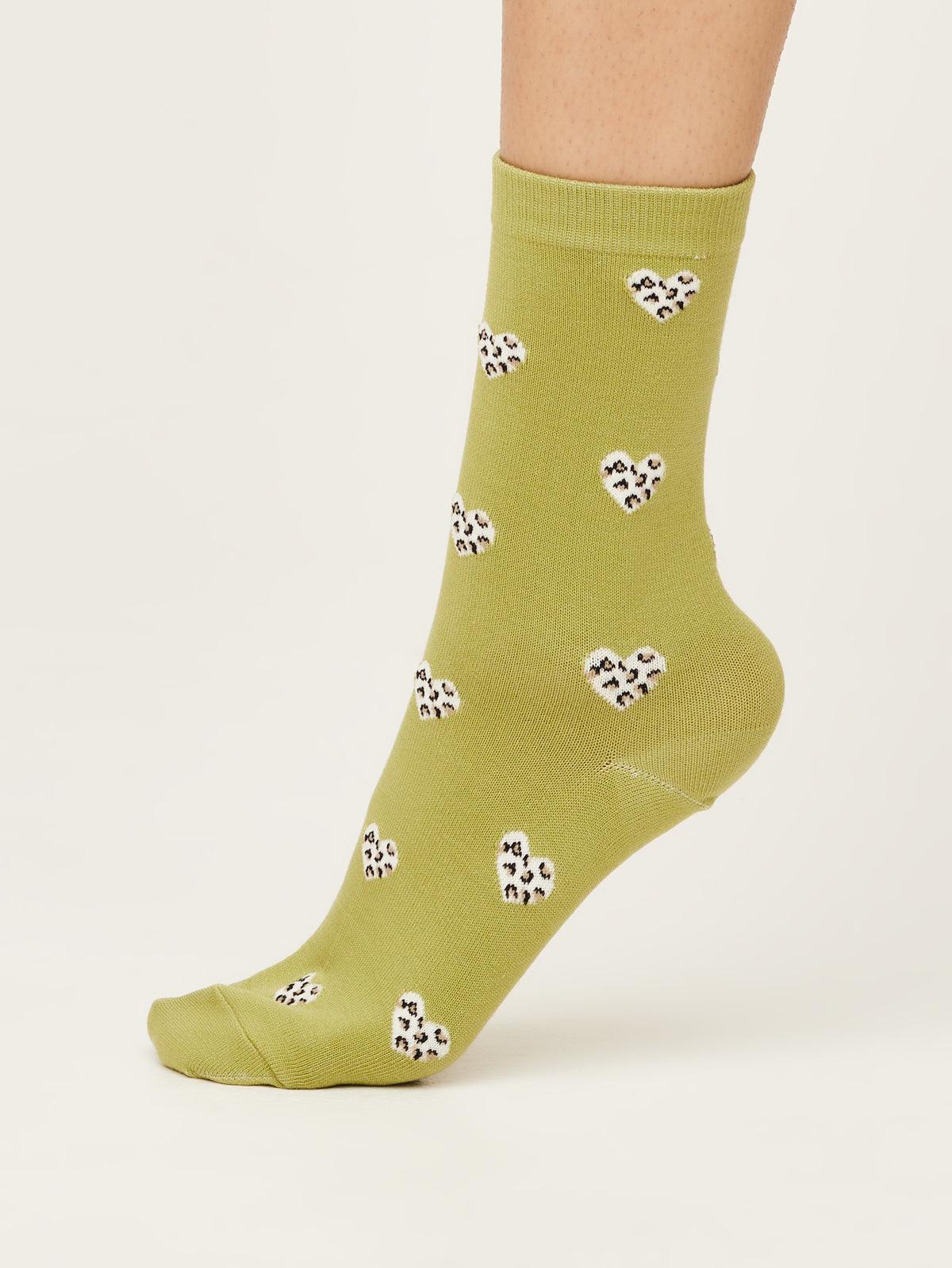 Leopard Heart Socks - Pea Green - Flockneti