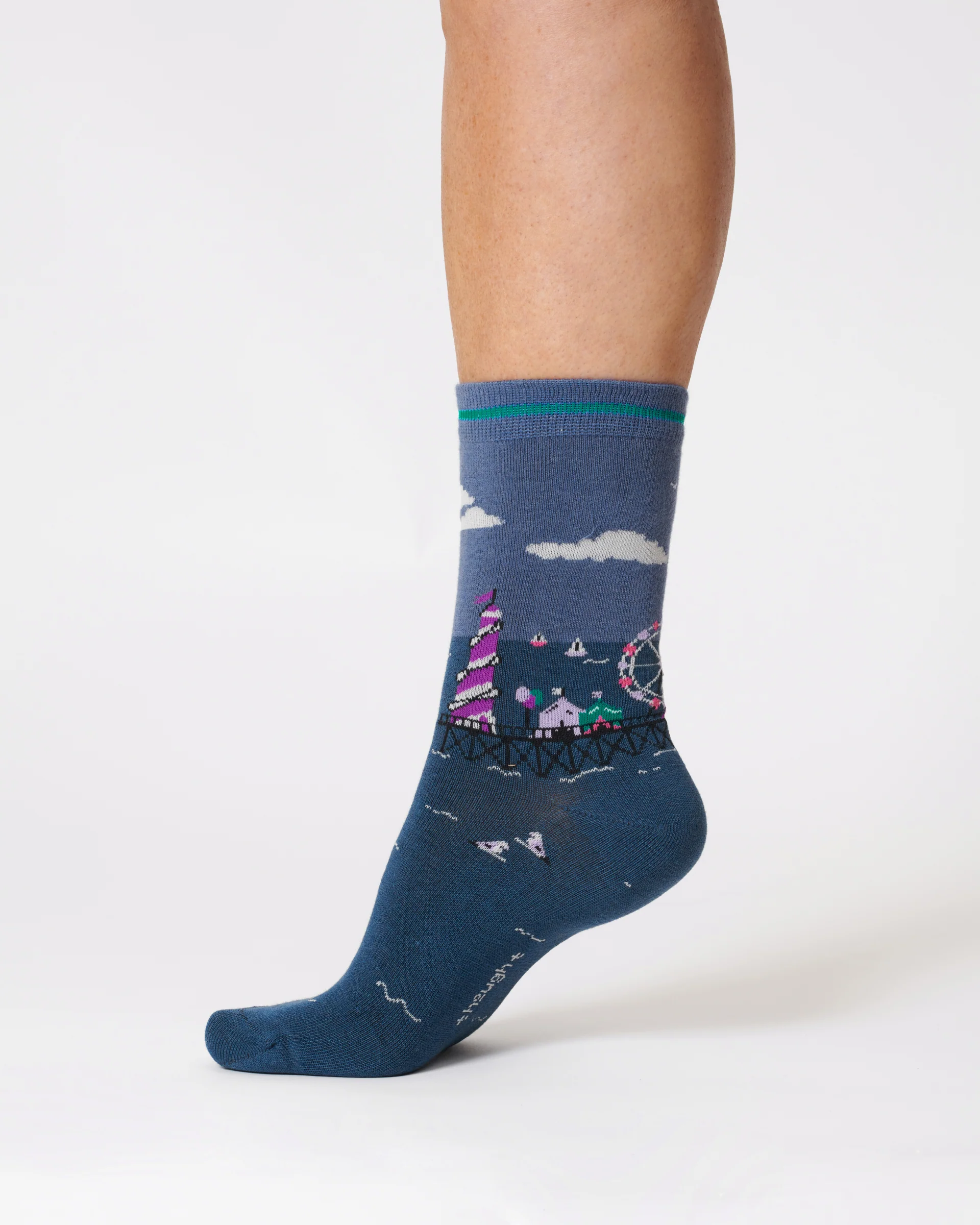 Womens Summer Scene Organic Cotton Socks - Blueberry Seaside Pier - Flockneti